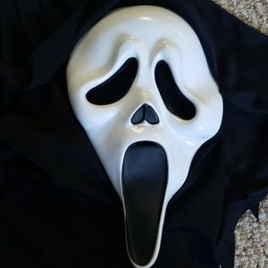 Spirit of Hallowwen Costumes - Scream/Ghost face costume Spirit of Hallowwen Costumes - Scream/Ghost face costume